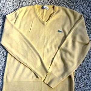 VINTAGE Izod vneck sweater. Yellow. Medium